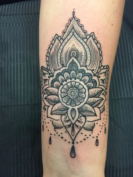 Custom tattoo by Warren Coates at Avinit Tattoo, Orpington (portfolio piece 11)
