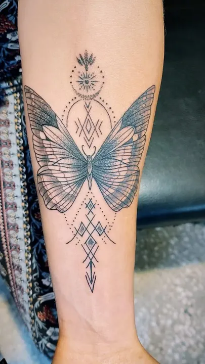 Custom tattoo by Warren Coates at Avinit Tattoo, Orpington (portfolio piece 54)