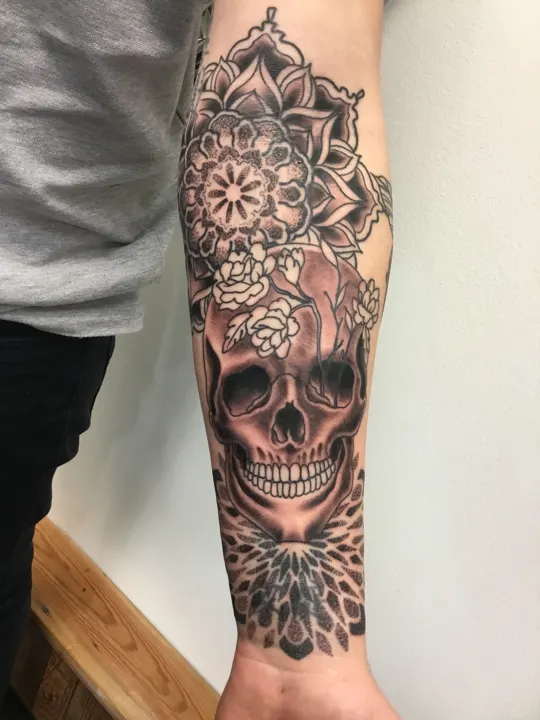 Custom tattoo by Warren Coates at Avinit Tattoo, Orpington (portfolio piece 59)