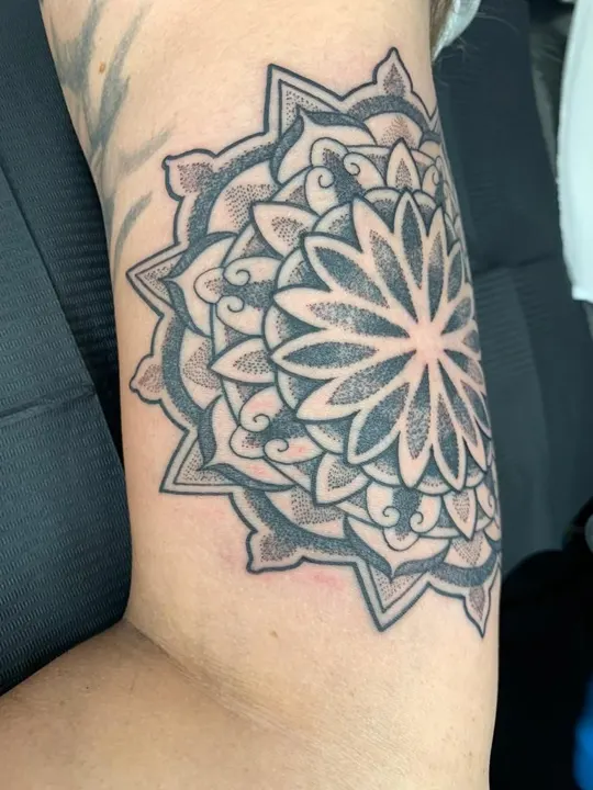 Custom tattoo by Warren Coates at Avinit Tattoo, Orpington (portfolio piece 82)