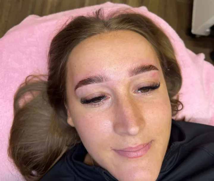 Brow or lash treatment by Zanzi Coates at Avinit Tattoo, Orpington (gallery image 11)