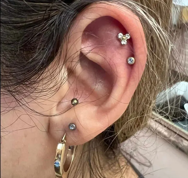Body piercing by Zanzi Coates at Avinit Tattoo, Orpington (gallery image 16)